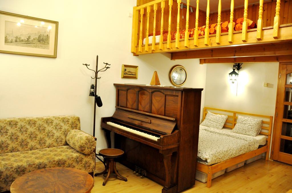 Traditional Slovak Apartment Bratysława Zewnętrze zdjęcie