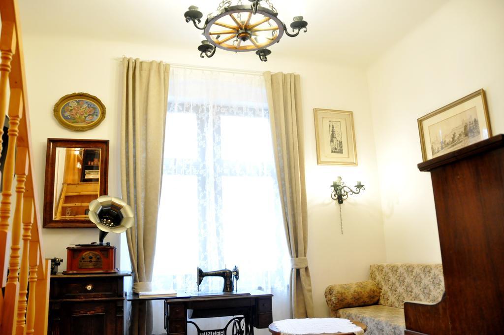 Traditional Slovak Apartment Bratysława Zewnętrze zdjęcie
